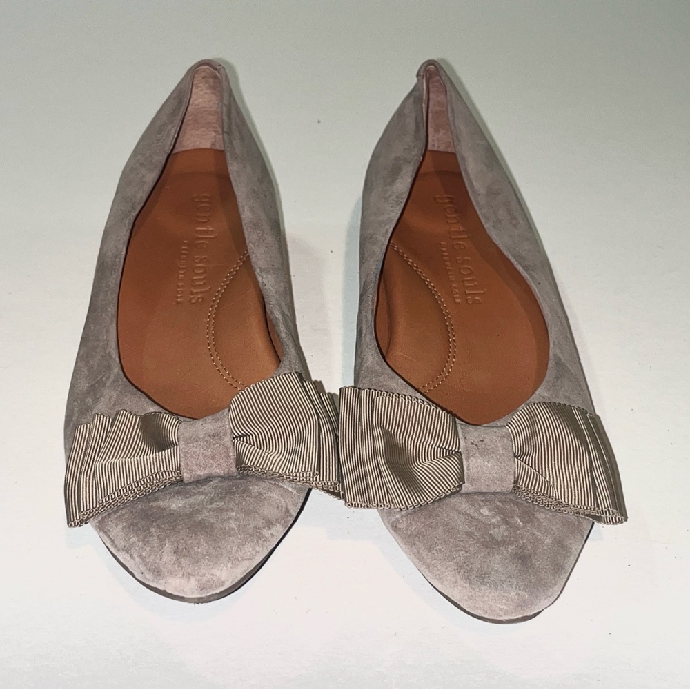 Women’s Kenneth Cole Taupe Suede Flats with Ribbon Bow